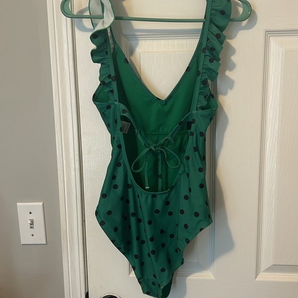 ASOS size 8 one piece swimsuit - Picture 3 of 7